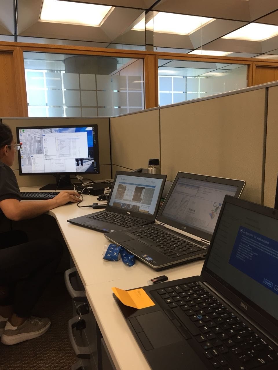 Jacquelina Valenzuela trabajando